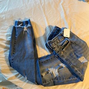 Aero, like new, super high rise, skinny, distressed